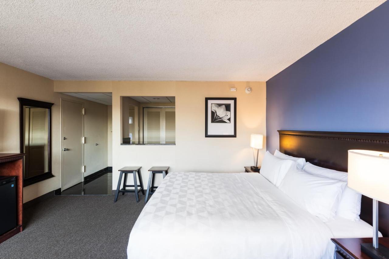 Holiday Inn South Plainfield-Piscataway By Ihg Εξωτερικό φωτογραφία