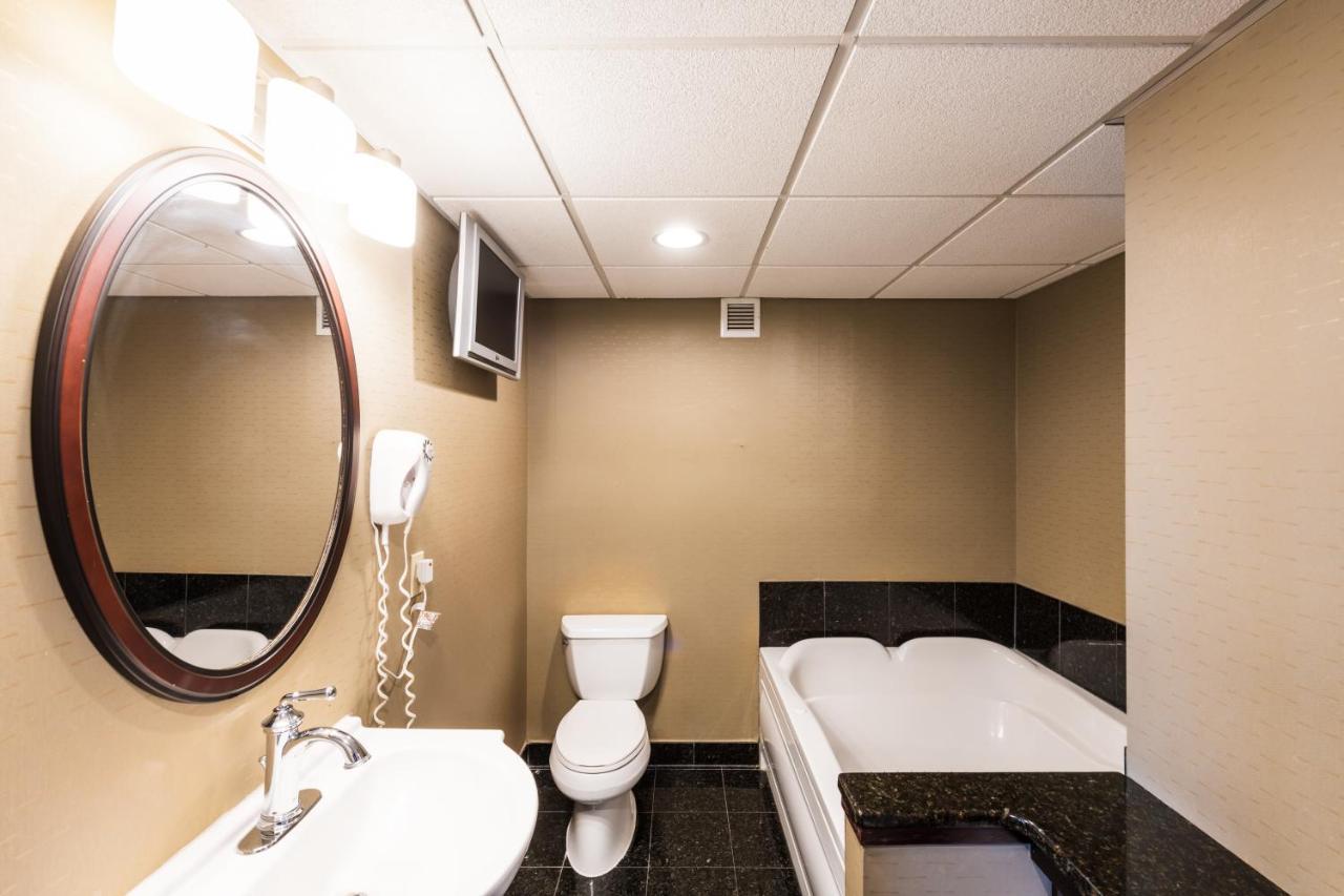 Holiday Inn South Plainfield-Piscataway By Ihg Εξωτερικό φωτογραφία
