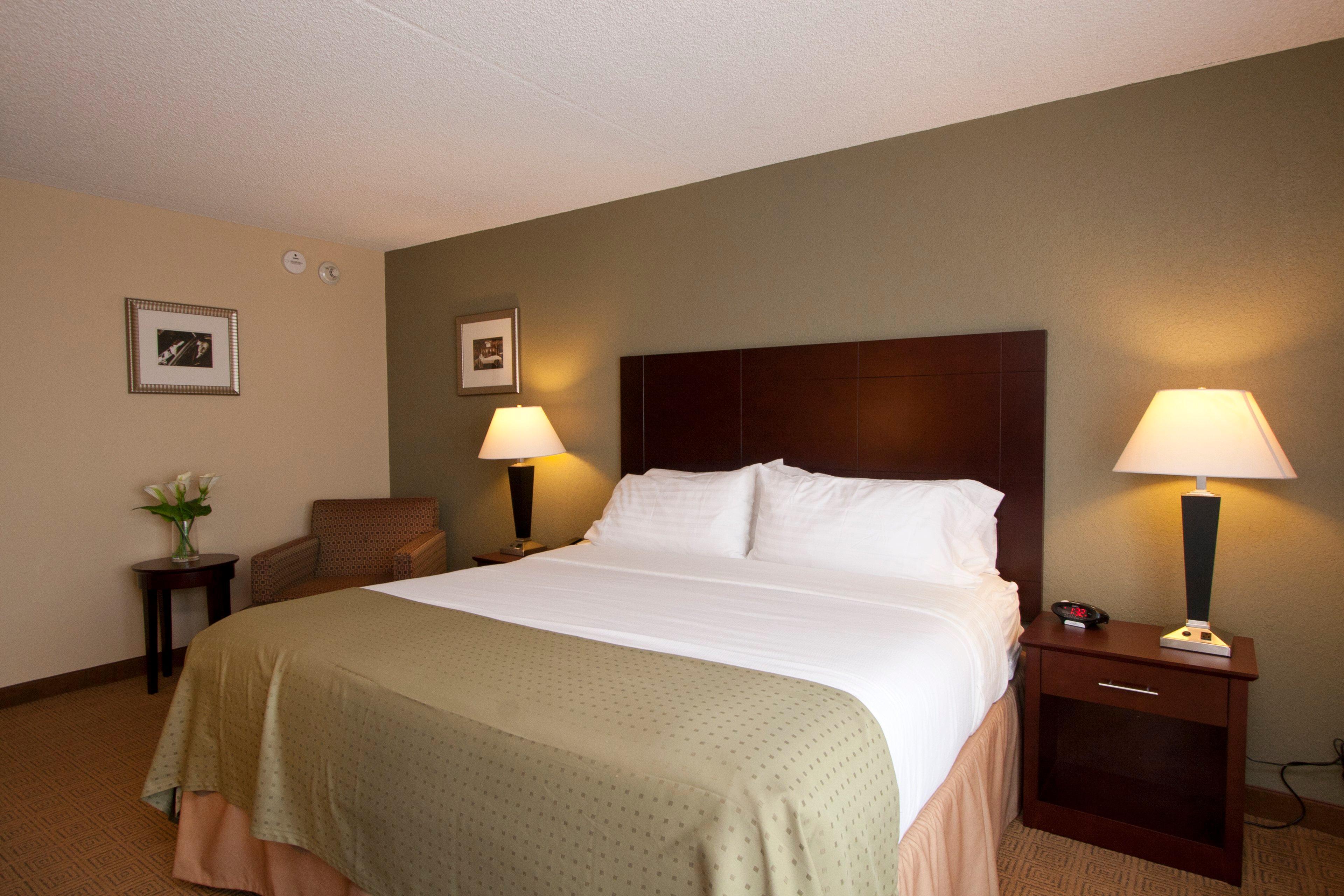 Holiday Inn South Plainfield-Piscataway By Ihg Εξωτερικό φωτογραφία