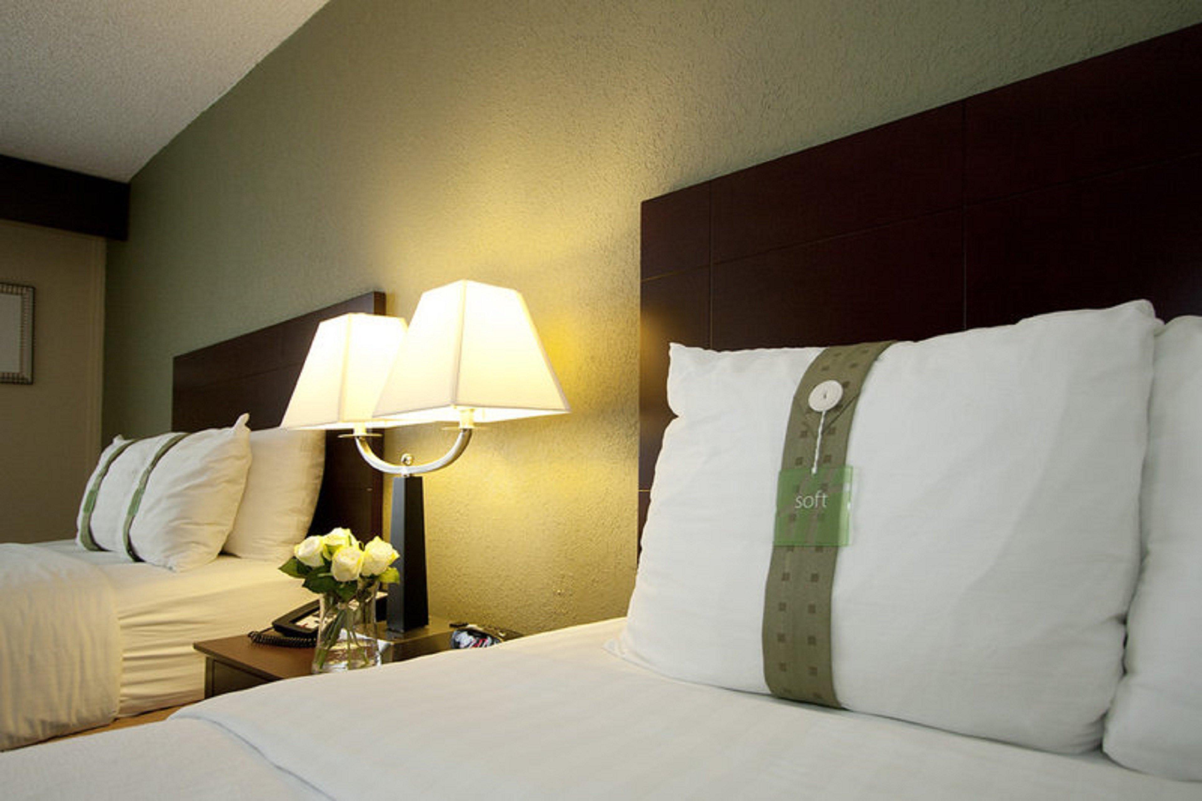 Holiday Inn South Plainfield-Piscataway By Ihg Εξωτερικό φωτογραφία