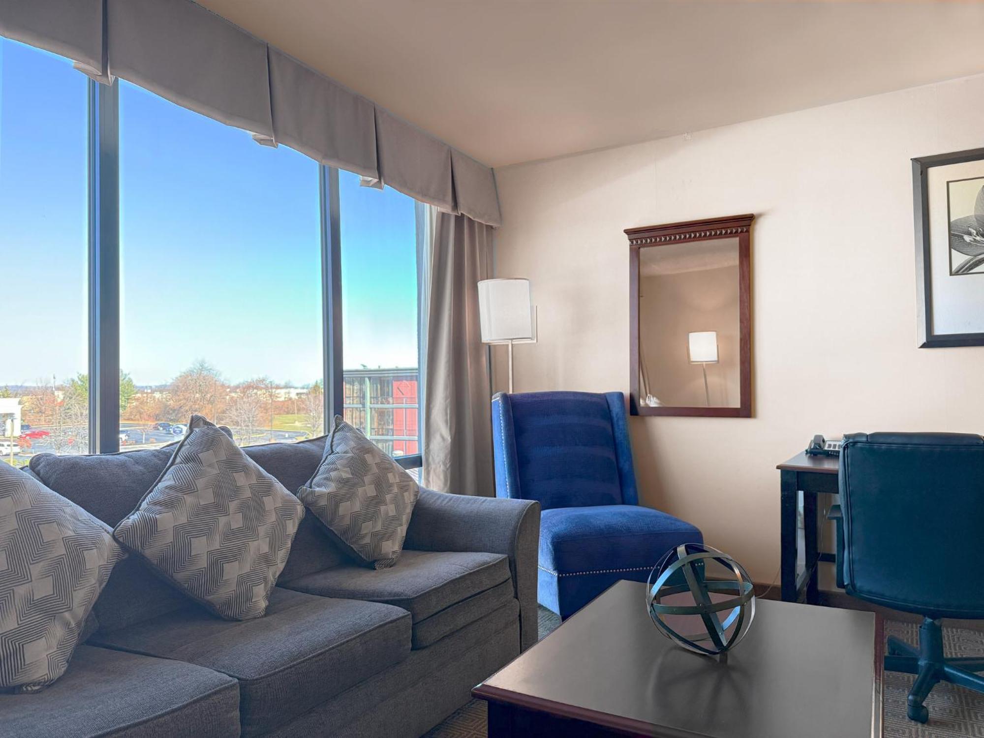 Holiday Inn South Plainfield-Piscataway By Ihg Εξωτερικό φωτογραφία
