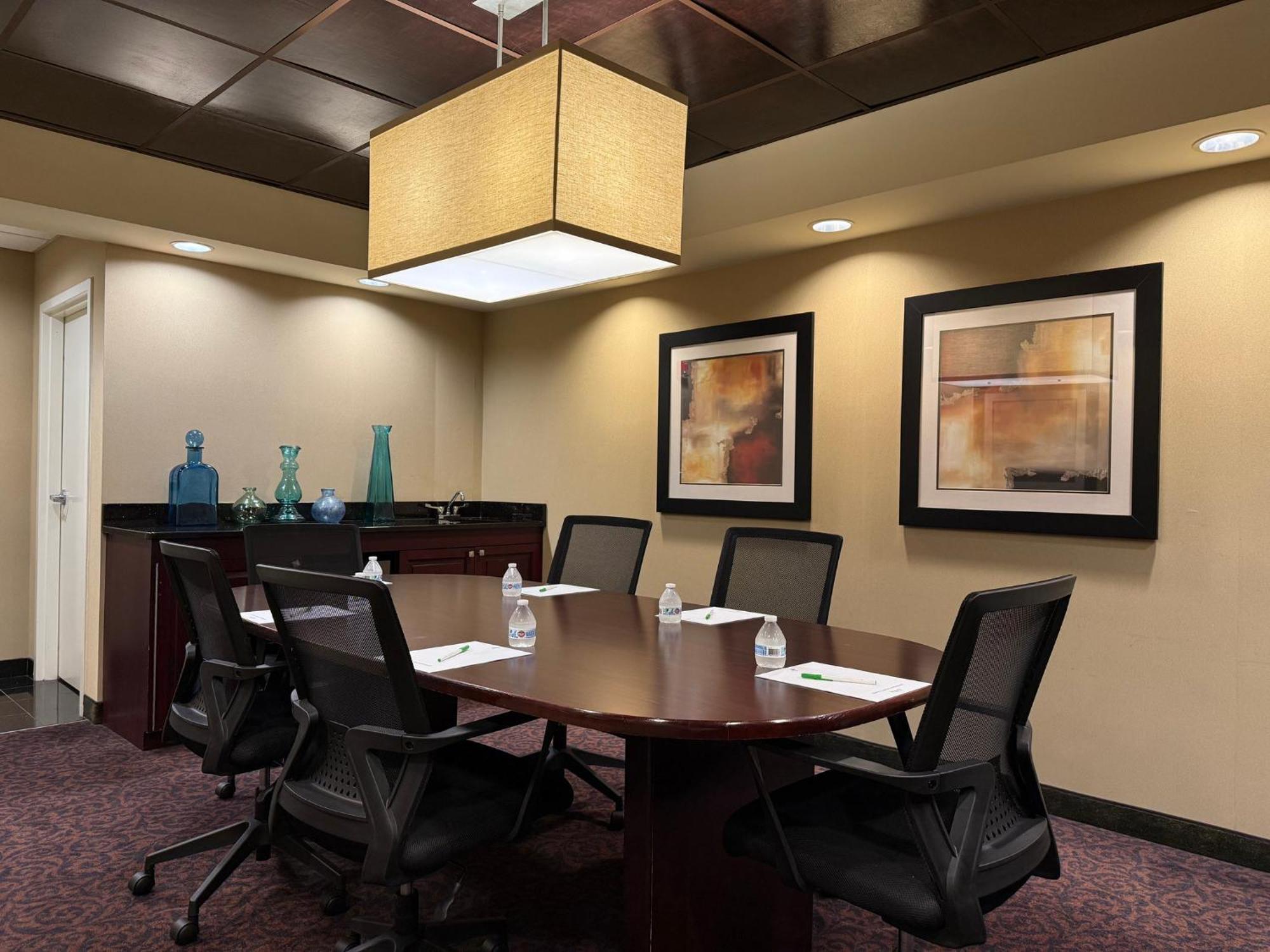 Holiday Inn South Plainfield-Piscataway By Ihg Εξωτερικό φωτογραφία
