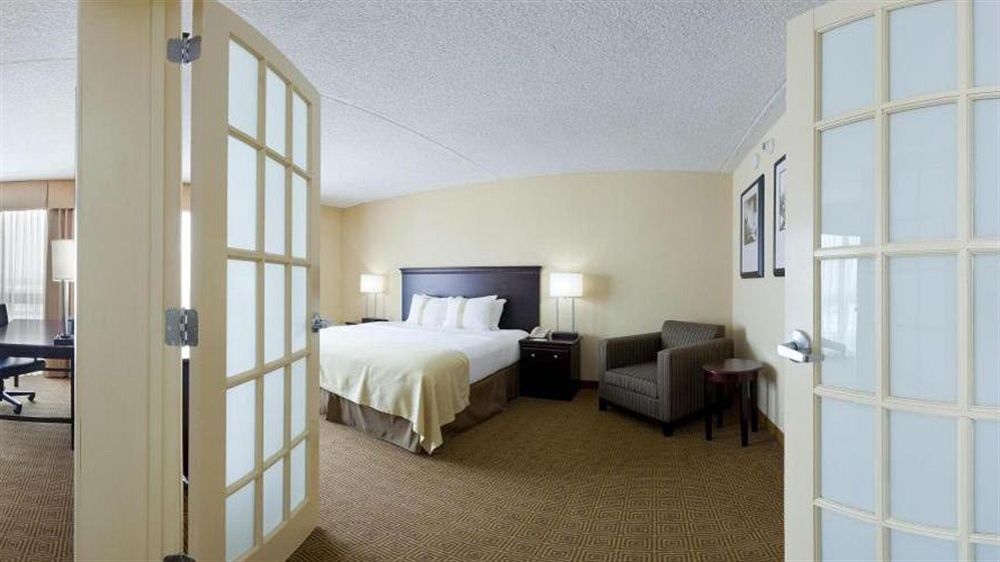 Holiday Inn South Plainfield-Piscataway By Ihg Εξωτερικό φωτογραφία