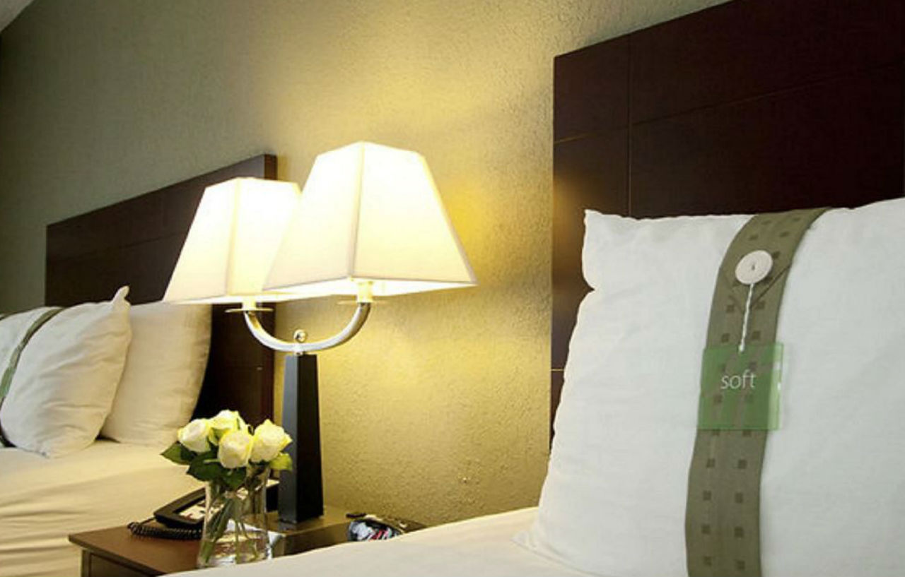 Holiday Inn South Plainfield-Piscataway By Ihg Εξωτερικό φωτογραφία